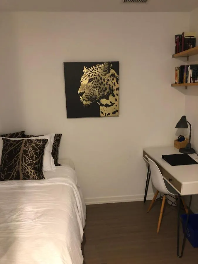 Sanctuary In Toronto'S Centre Apartment  Toronto